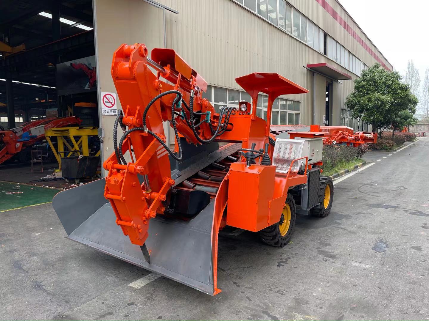 小型扒渣機(jī)斗齒，作為隧道扒渣機(jī)的易損配件該如何去維護(hù)