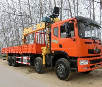 小型隨車(chē)吊